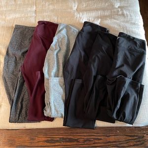 Bundle of Women’s Old Navy Active Leggings size Medium